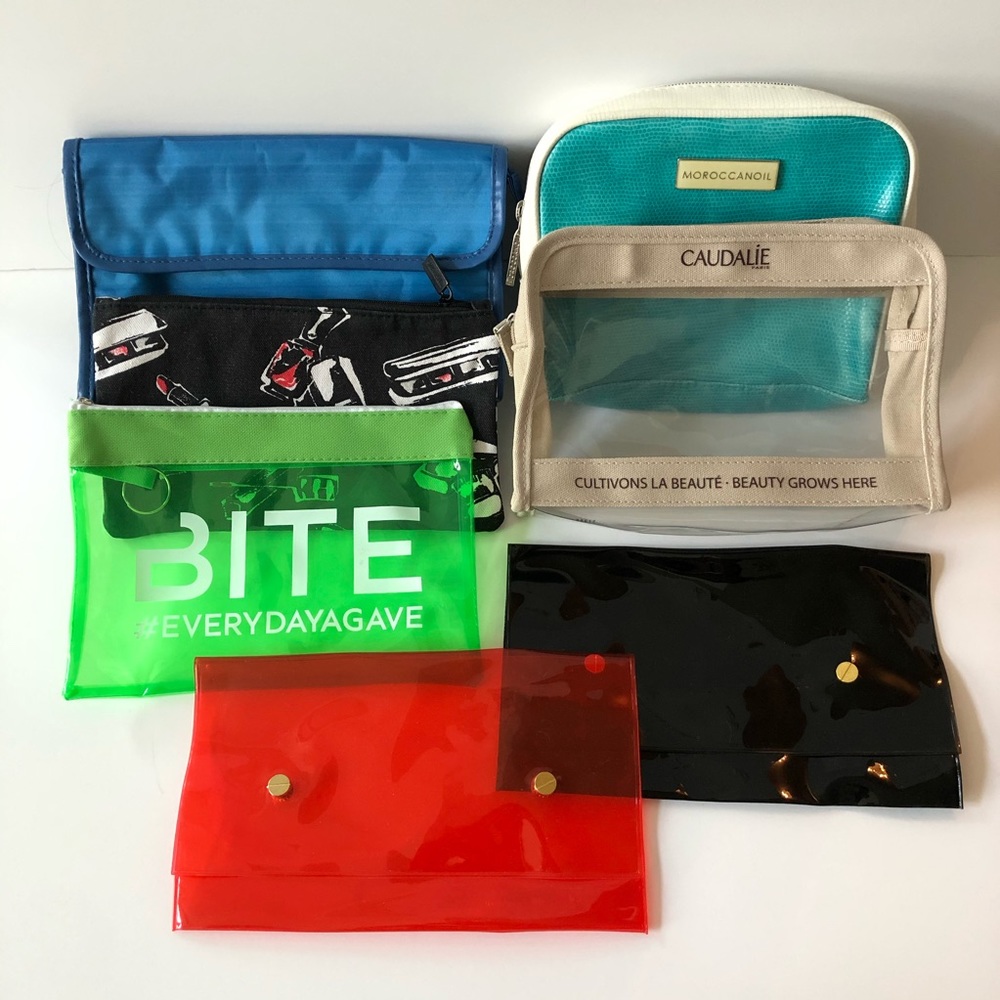 Set of 7 cosmetic bags